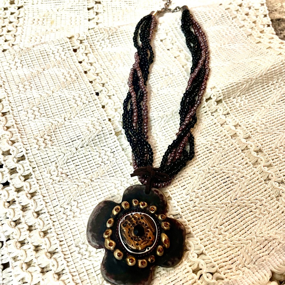 Elegant Black and Gold Beaded Necklace